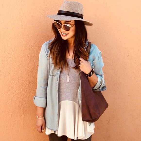 Meet your Posher, Michelle - Picture 2 of 5